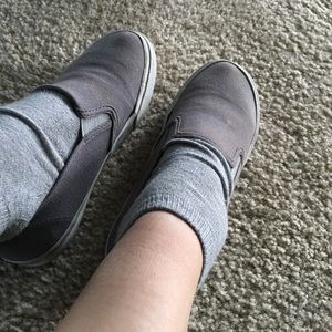 5 for $20 slide on sneakers size 3 boys